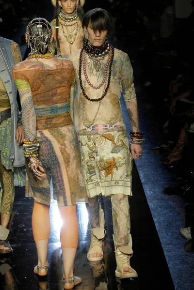 Look 24
